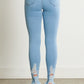 Light distressed jeans